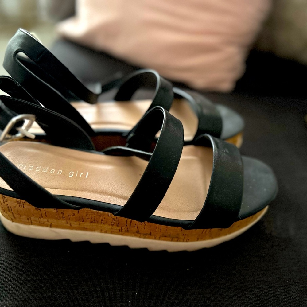 Madden Girl Size 9 Platforms